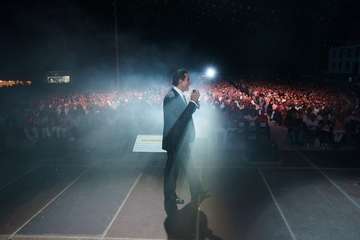  José Velez llena la plaza de Candelaria (Tenerife) con un concierto de dos horas/TA.